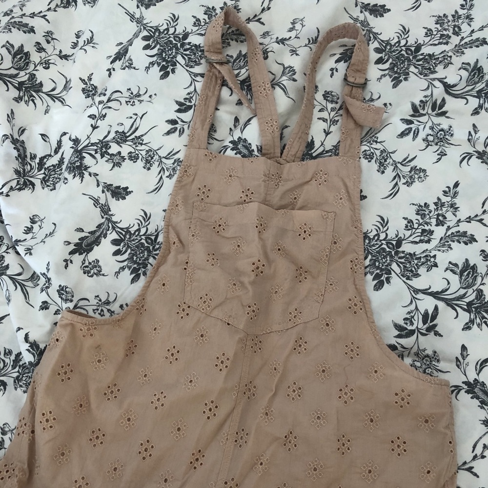 Eyelet print overalls blush size small